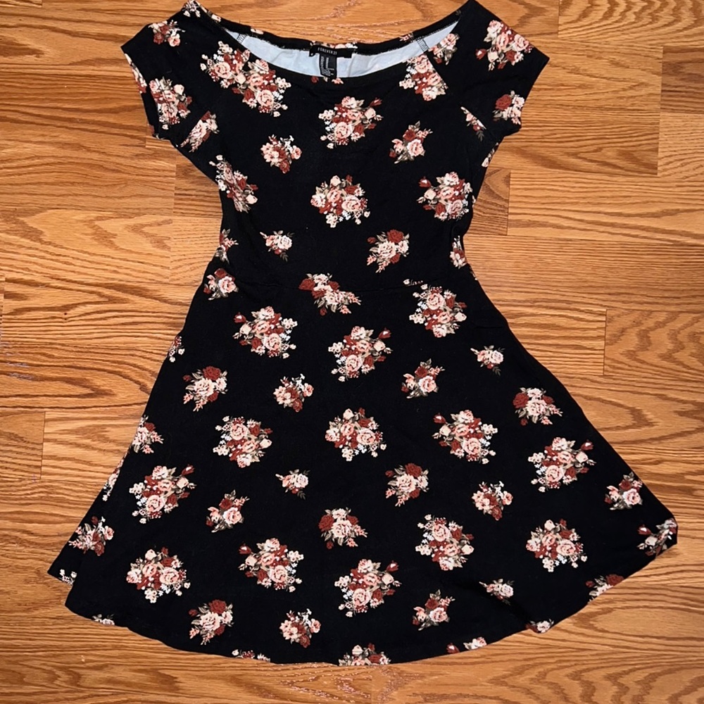 Forever 21 Flower Black Skater Dress